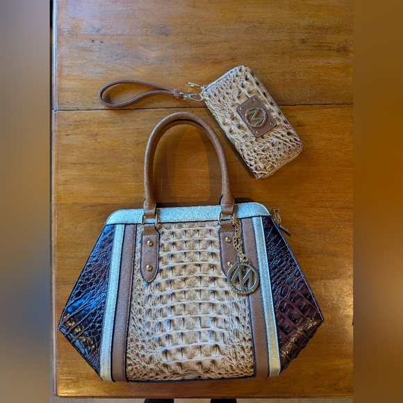 NWOT-Mia K Collection Purse with wallet - Picture 1 of 13